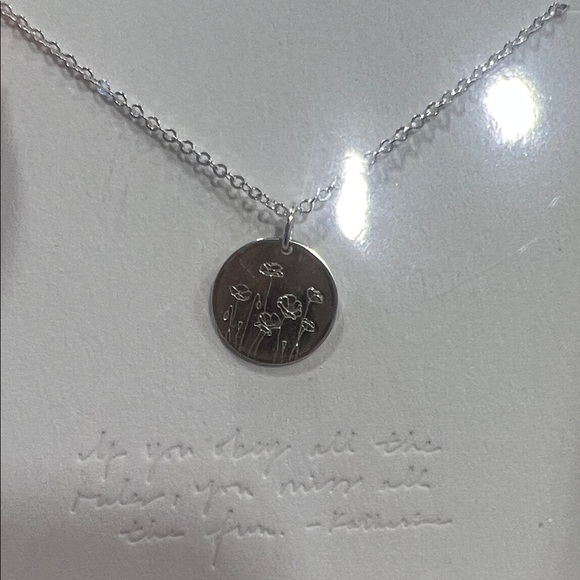 GLDN poppy Pendant Necklace - Picture 3 of 3